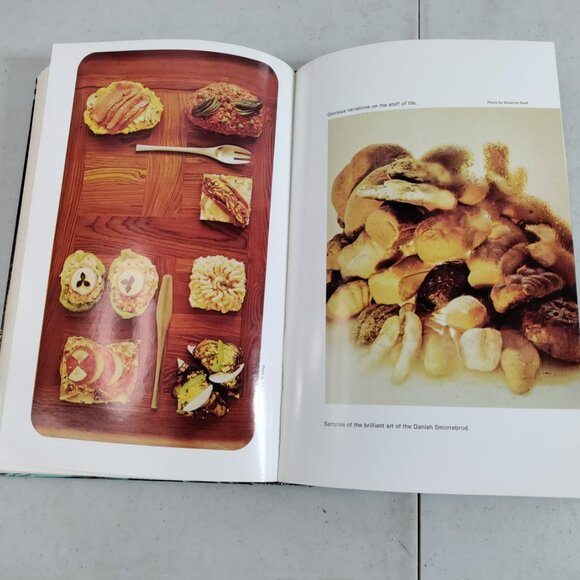1972 The Playboy Gourmet Cookbook - Picture 4 of 7